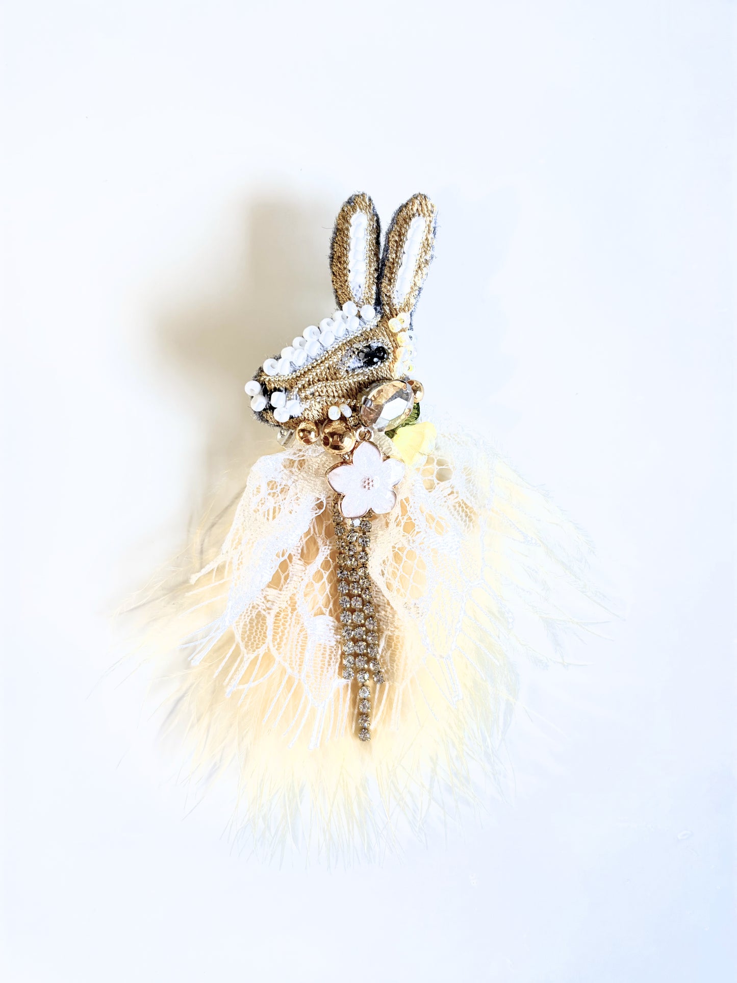 CUTE BUNNY BEADED BROOCH