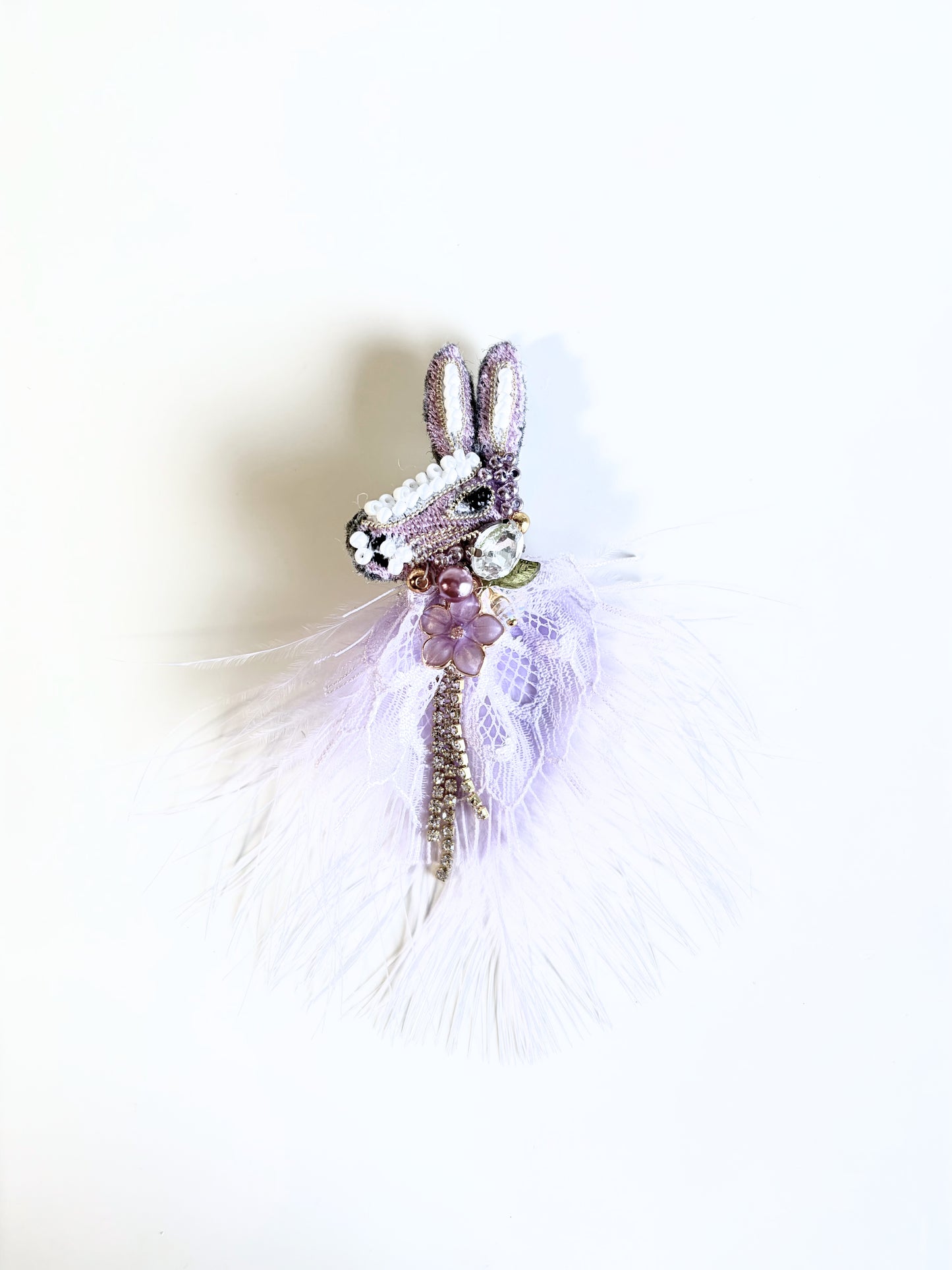 CUTE BUNNY BEADED BROOCH