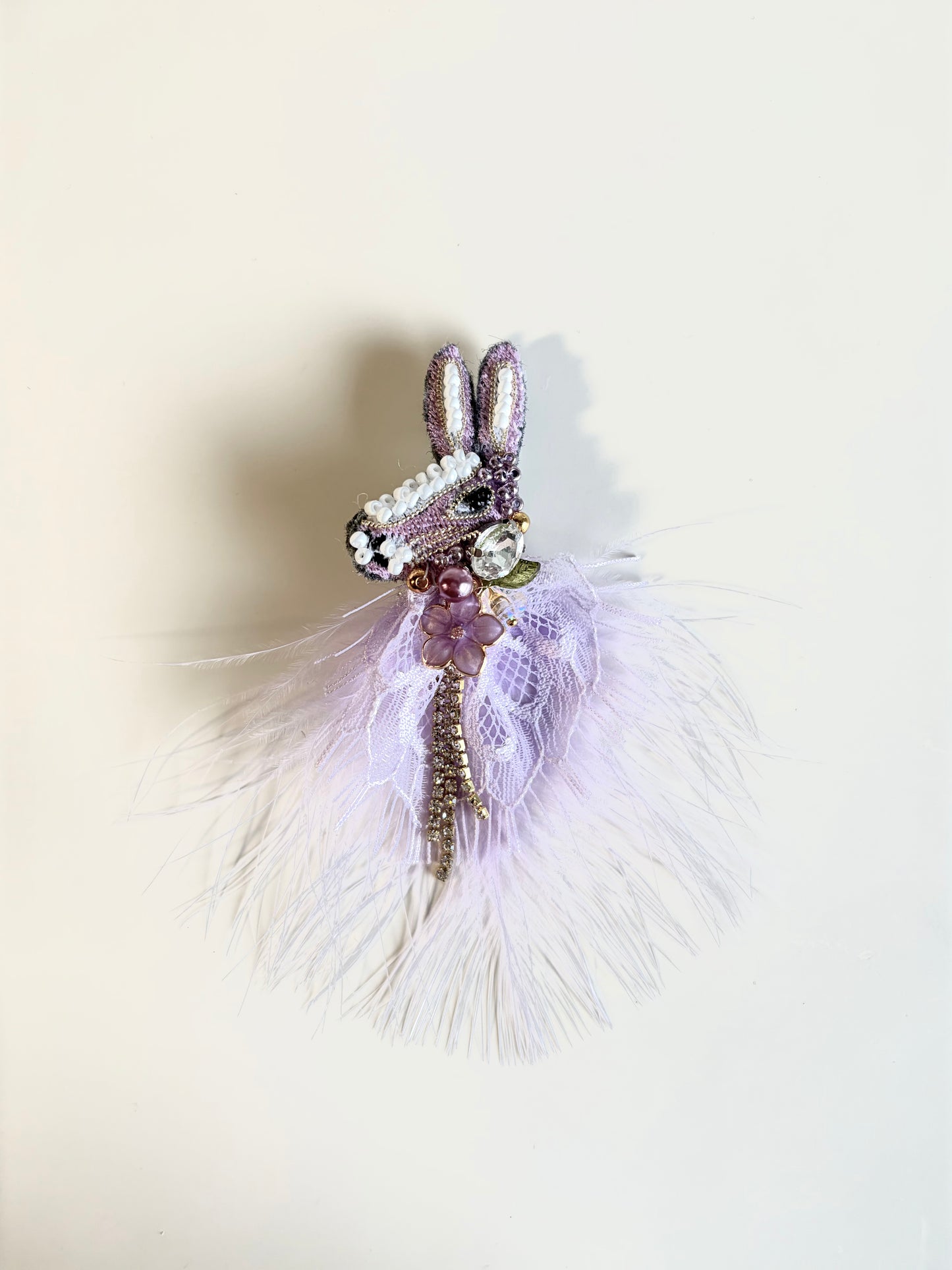 CUTE BUNNY BEADED BROOCH